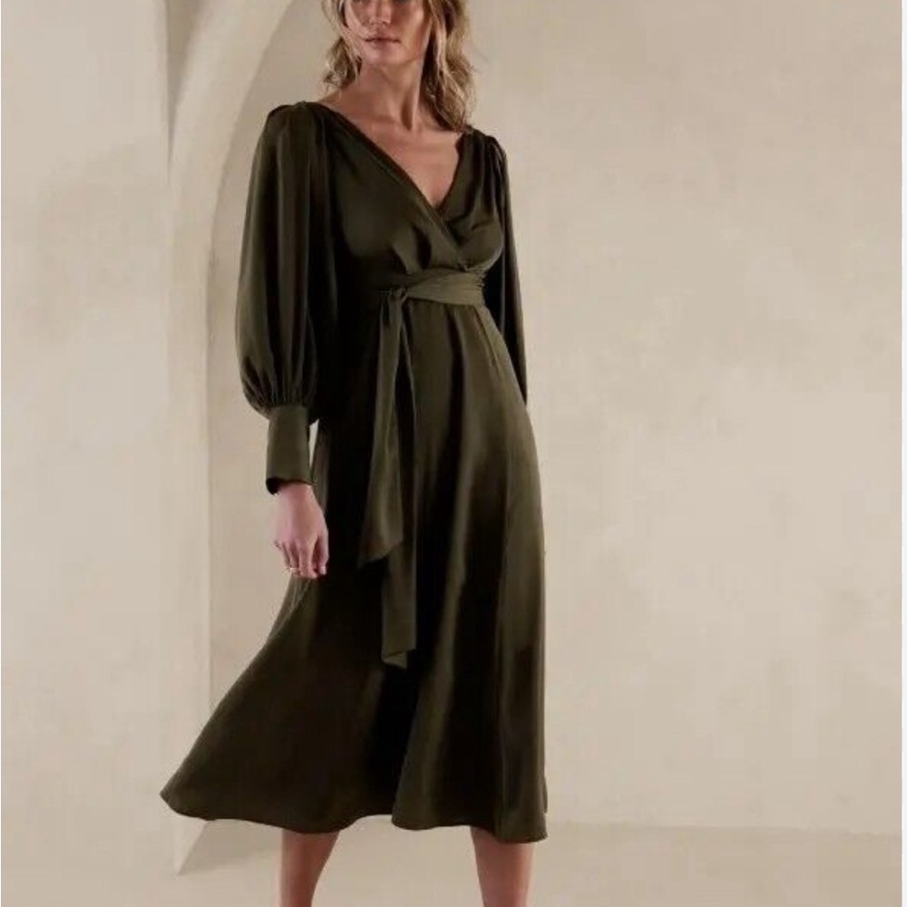 Gorgeous TALL green Banana Republic Dress, New with tags!